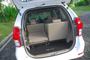 pintu belakang harga daihatsu xenia 2012 bekas