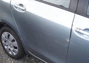 Cara Menghilangkan Goresan Pada Cat Mobil